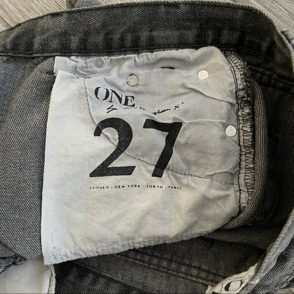 One by One Teaspoon Charger Distressed Shorts - Picture 7 of 8